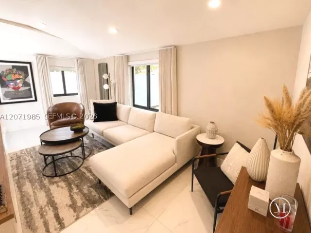 Продажа дома по адресу 4630 SW 3rd St - фото 9303433