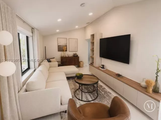 Продажа дома по адресу 4630 SW 3rd St - фото 9303434