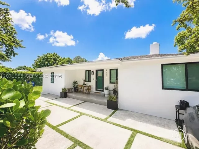 Продажа дома по адресу 4630 SW 3rd St - фото 9303417