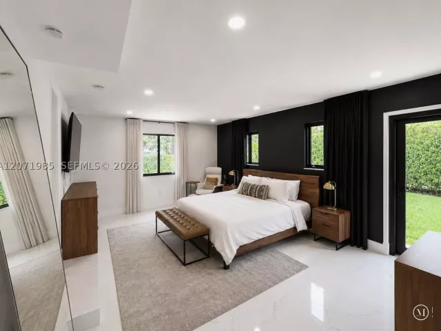 Продажа дома по адресу 4630 SW 3rd St - фото 9303435