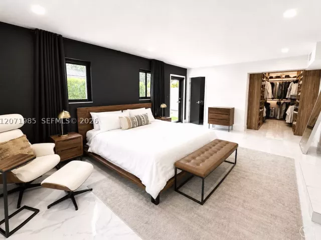 Продажа дома по адресу 4630 SW 3rd St - фото 9303436