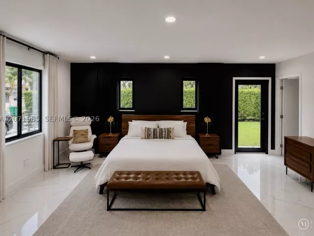 Продажа дома по адресу 4630 SW 3rd St - фото 9303437