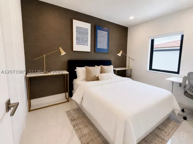 Продажа дома по адресу 4630 SW 3rd St - фото 9303441
