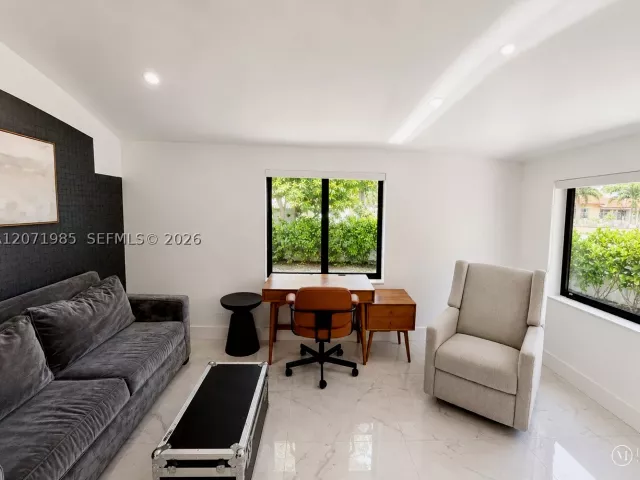 Продажа дома по адресу 4630 SW 3rd St - фото 9303443