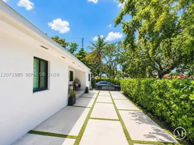 Продажа дома по адресу 4630 SW 3rd St - фото 9303420
