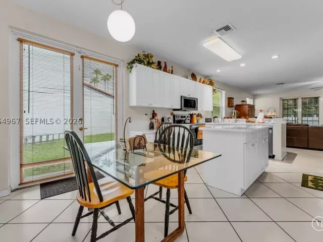 Продажа дома по адресу 15887 NW 11th St - фото 9308131