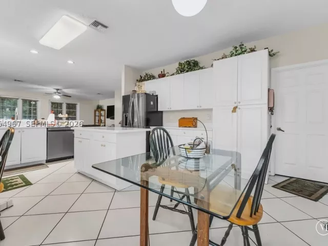 Продажа дома по адресу 15887 NW 11th St - фото 9308132