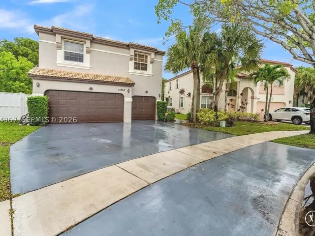 Продажа дома по адресу 15887 NW 11th St - фото 9308140