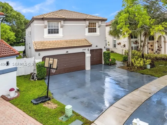 Продажа дома по адресу 15887 NW 11th St - фото 9308141
