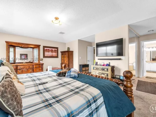 Продажа дома по адресу 15887 NW 11th St - фото 9308143
