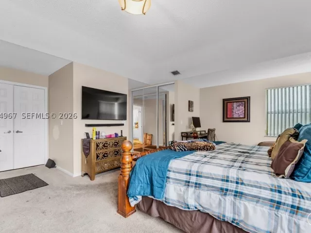 Продажа дома по адресу 15887 NW 11th St - фото 9308145