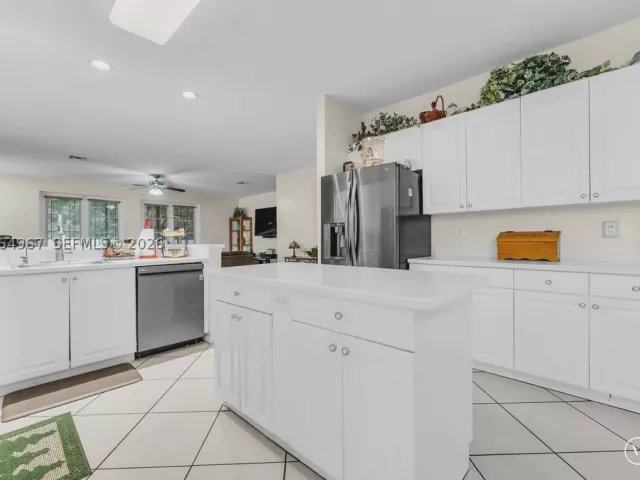 Продажа дома по адресу 15887 NW 11th St - фото 9308120