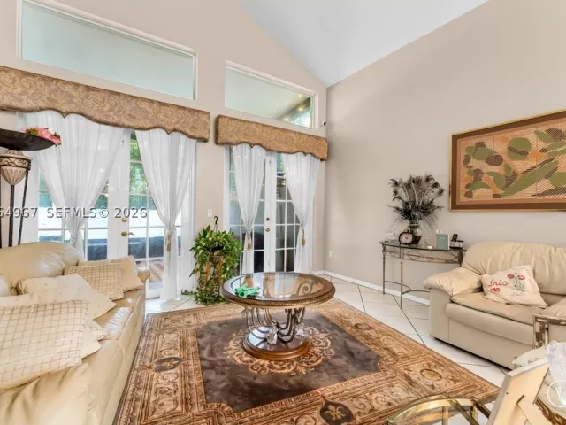 Продажа дома по адресу 15887 NW 11th St - фото 9308158