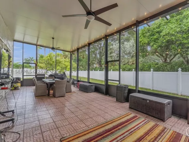 Продажа дома по адресу 15887 NW 11th St - фото 9308162