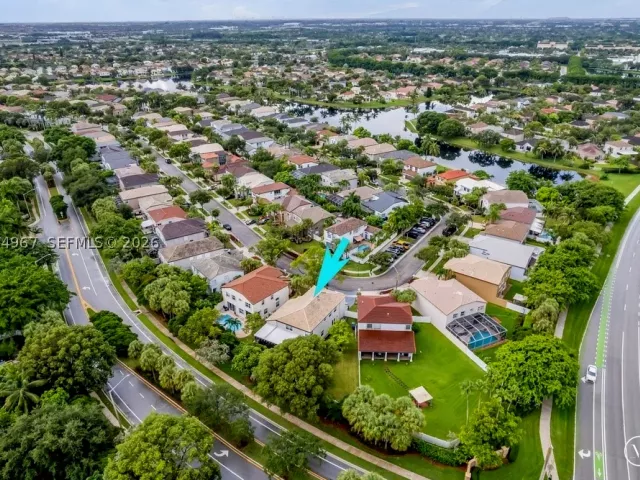 Продажа дома по адресу 15887 NW 11th St - фото 9308179