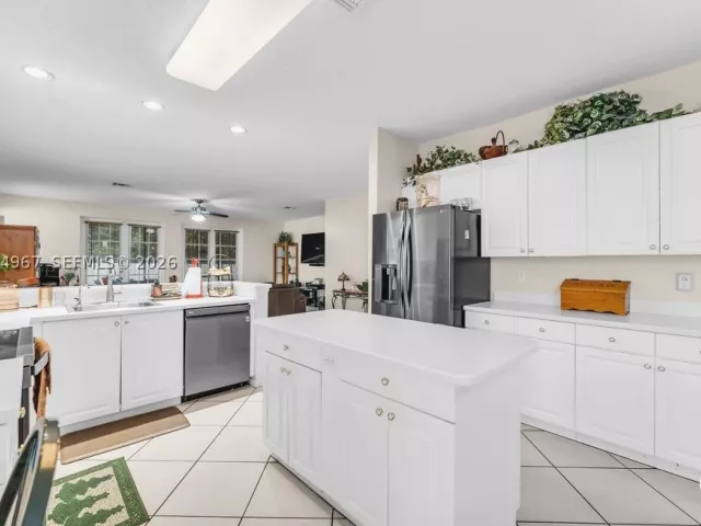 Продажа дома по адресу 15887 NW 11th St - фото 9308125