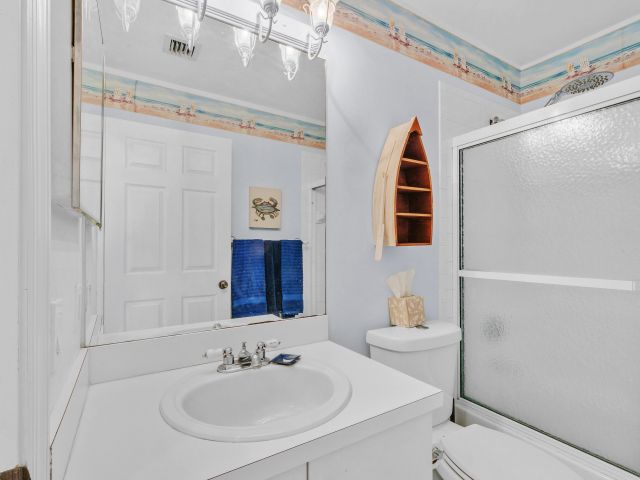 Продажа дома по адресу 4255 NW 1st Drive - фото 9323352