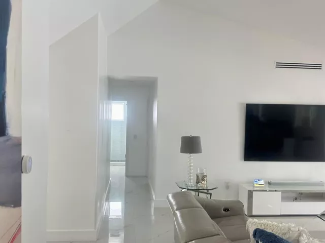 Продажа дома по адресу 500 NW 86TH Avenue - фото 9308904