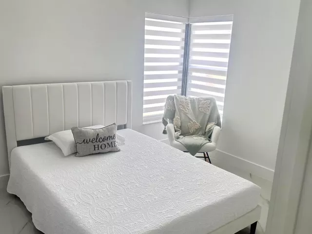 Продажа дома по адресу 500 NW 86TH Avenue - фото 9308906