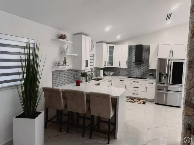 Продажа дома по адресу 500 NW 86TH Avenue - фото 9308914