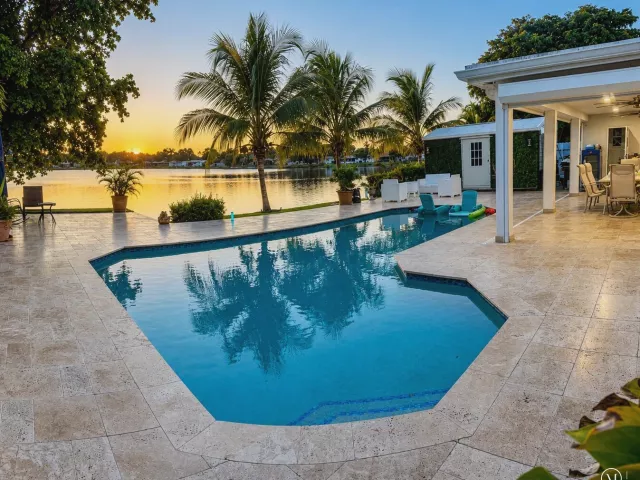 Продажа дома по адресу 500 NW 86TH Avenue - фото 9308916