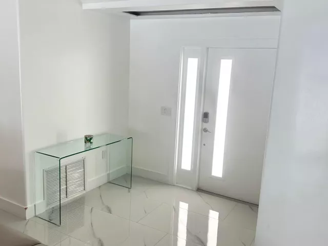 Продажа дома по адресу 500 NW 86TH Avenue - фото 9308903