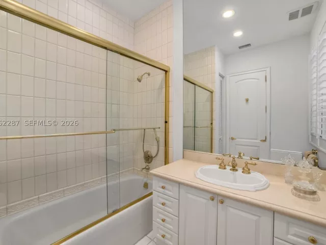 Продажа дома по адресу 3460 S Moorings Way - фото 9334935