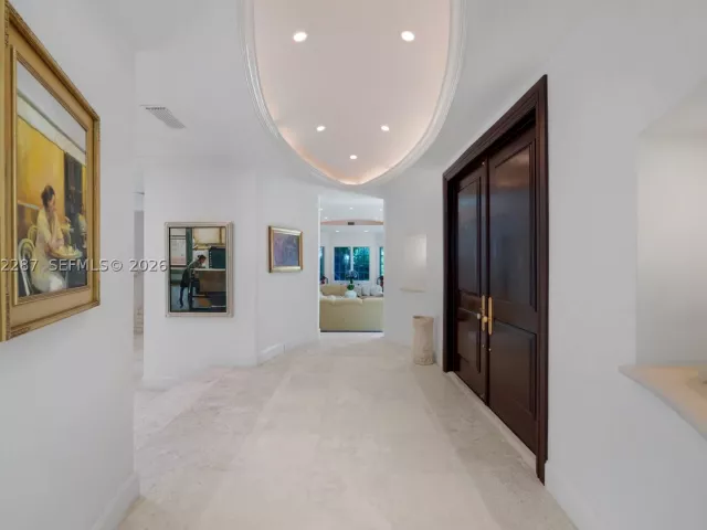 Продажа дома по адресу 3460 S Moorings Way - фото 9334911