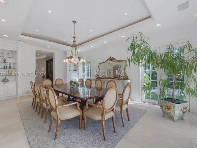 Продажа дома по адресу 3460 S Moorings Way - фото 9334914