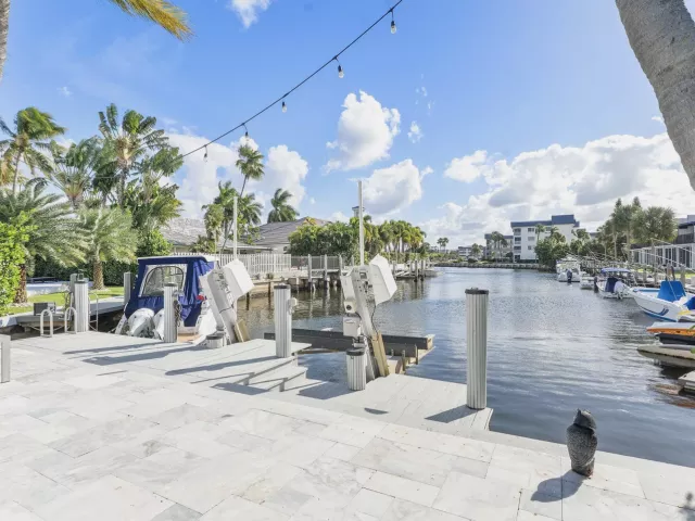 Продажа дома по адресу 910 JASMINE Drive - фото 9326633