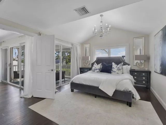 Продажа дома по адресу 910 JASMINE Drive - фото 9326636
