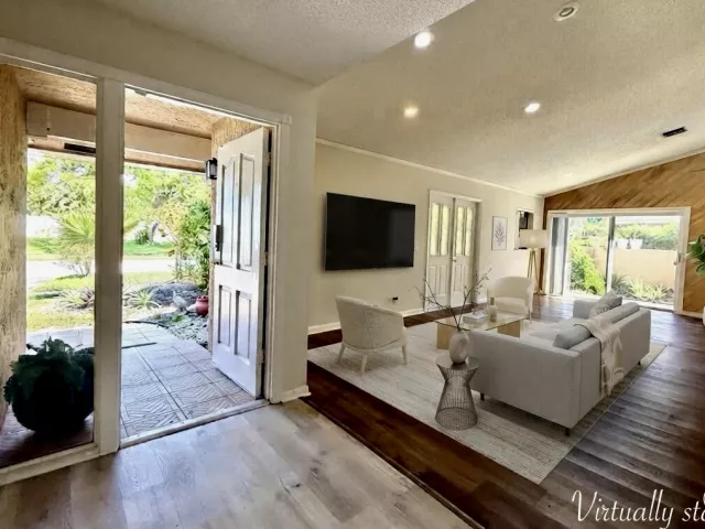 Продажа дома по адресу 7160 NW 4TH Avenue - фото 9371865