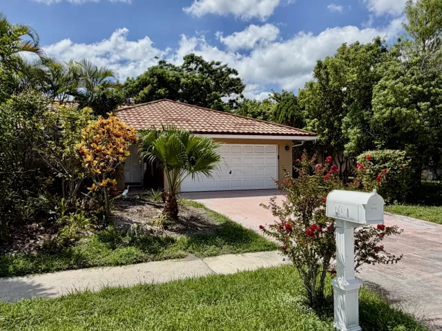 Продажа дома по адресу 7160 NW 4TH Avenue - фото 9371857