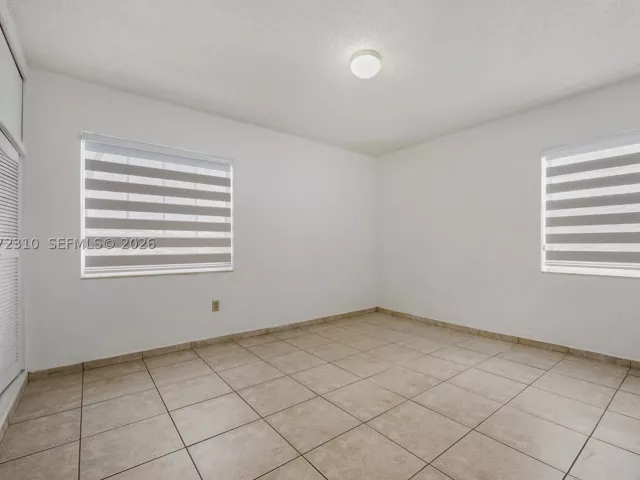 Продажа дома по адресу 10240 SW 35th St - фото 9347607