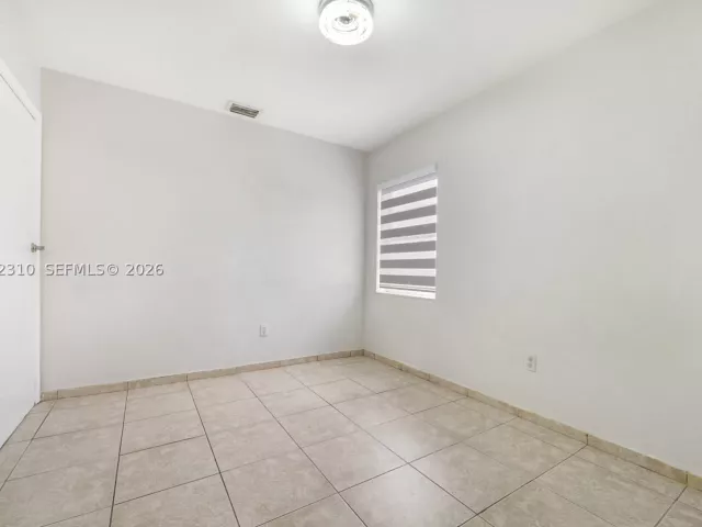 Продажа дома по адресу 10240 SW 35th St - фото 9347608