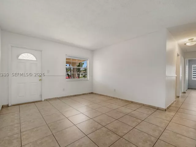Продажа дома по адресу 10240 SW 35th St - фото 9347604
