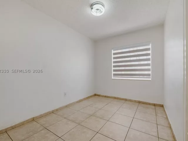 Продажа дома по адресу 10240 SW 35th St - фото 9347605