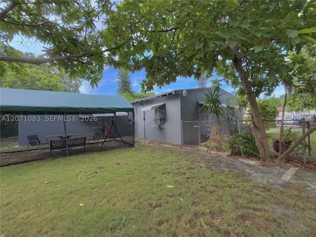 Продажа дома по адресу 12550 NW 1st Ave - фото 9316046