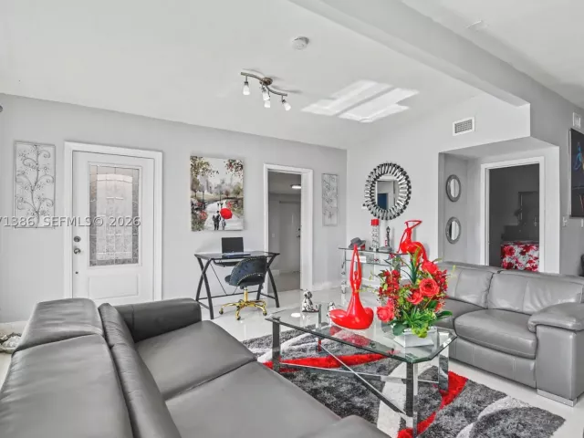 Продажа дома по адресу 3538 SW 87th Ct - фото 9477770