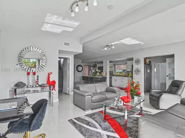 Продажа дома по адресу 3538 SW 87th Ct - фото 9477760