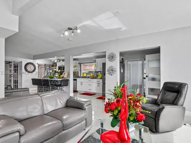 Продажа дома по адресу 3538 SW 87th Ct - фото 9477763