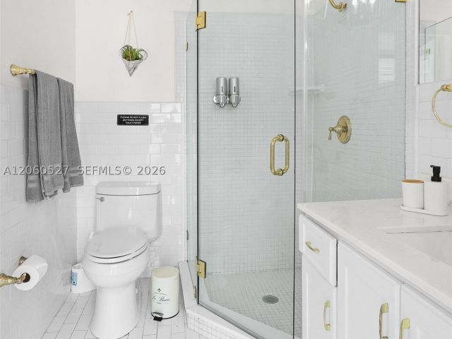 Продажа дома по адресу 4810 Johnson St - фото 9372528