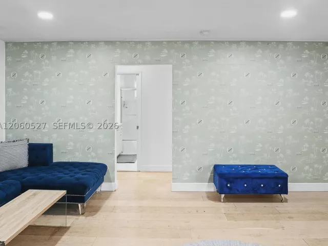 Продажа дома по адресу 4810 Johnson St - фото 9372493