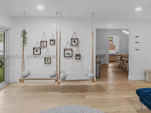 Продажа дома по адресу 4810 Johnson St - фото 9372494