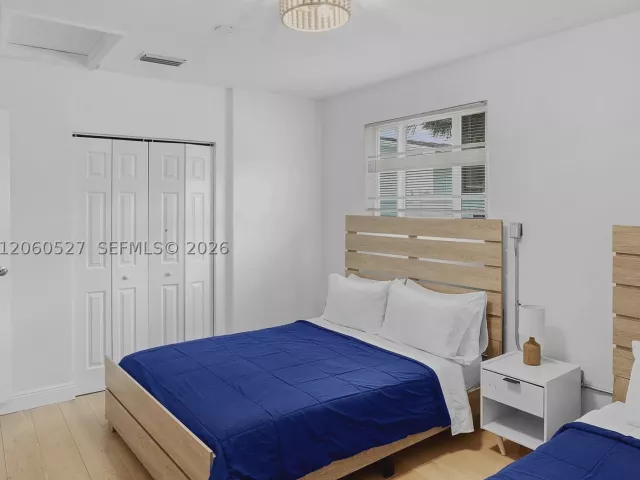 Продажа дома по адресу 4810 Johnson St - фото 9372508
