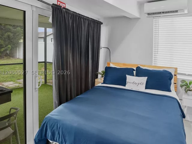 Продажа дома по адресу 4810 Johnson St - фото 9372513