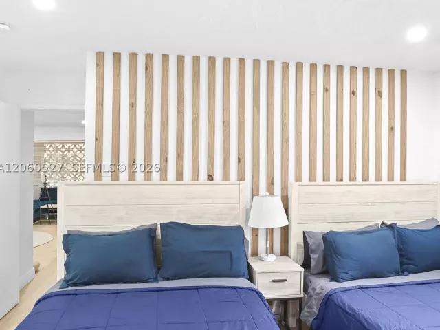Продажа дома по адресу 4810 Johnson St - фото 9372523