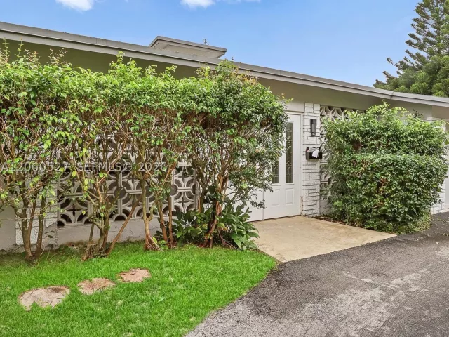 Продажа дома по адресу 4810 Johnson St - фото 9372486