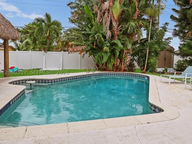 Продажа дома по адресу 4810 Johnson St - фото 9372533