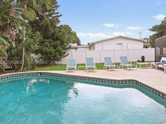 Продажа дома по адресу 4810 Johnson St - фото 9372541
